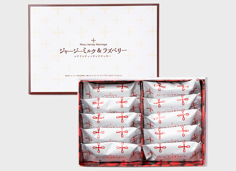 エアインチョコサンドクッキーパッケージ